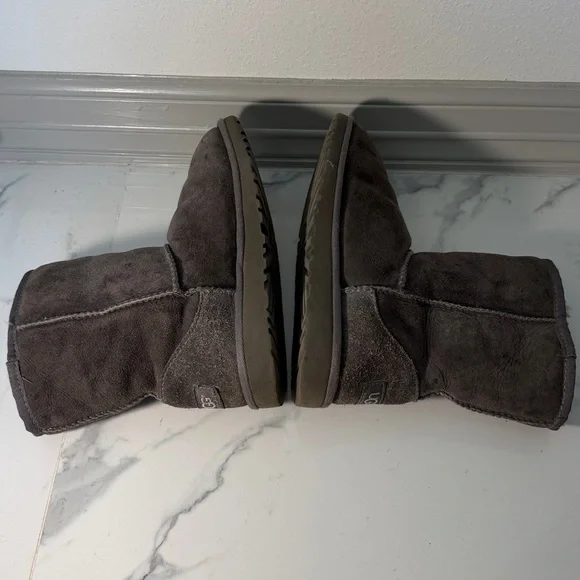 UGG Classic Short II grey boots - Picture 4 of 8